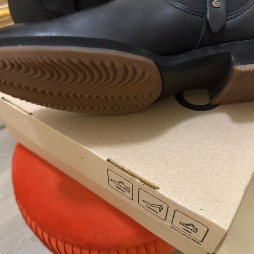 Ecco Black Leather Ankle Boots with Buckle - Picture 5 of 6